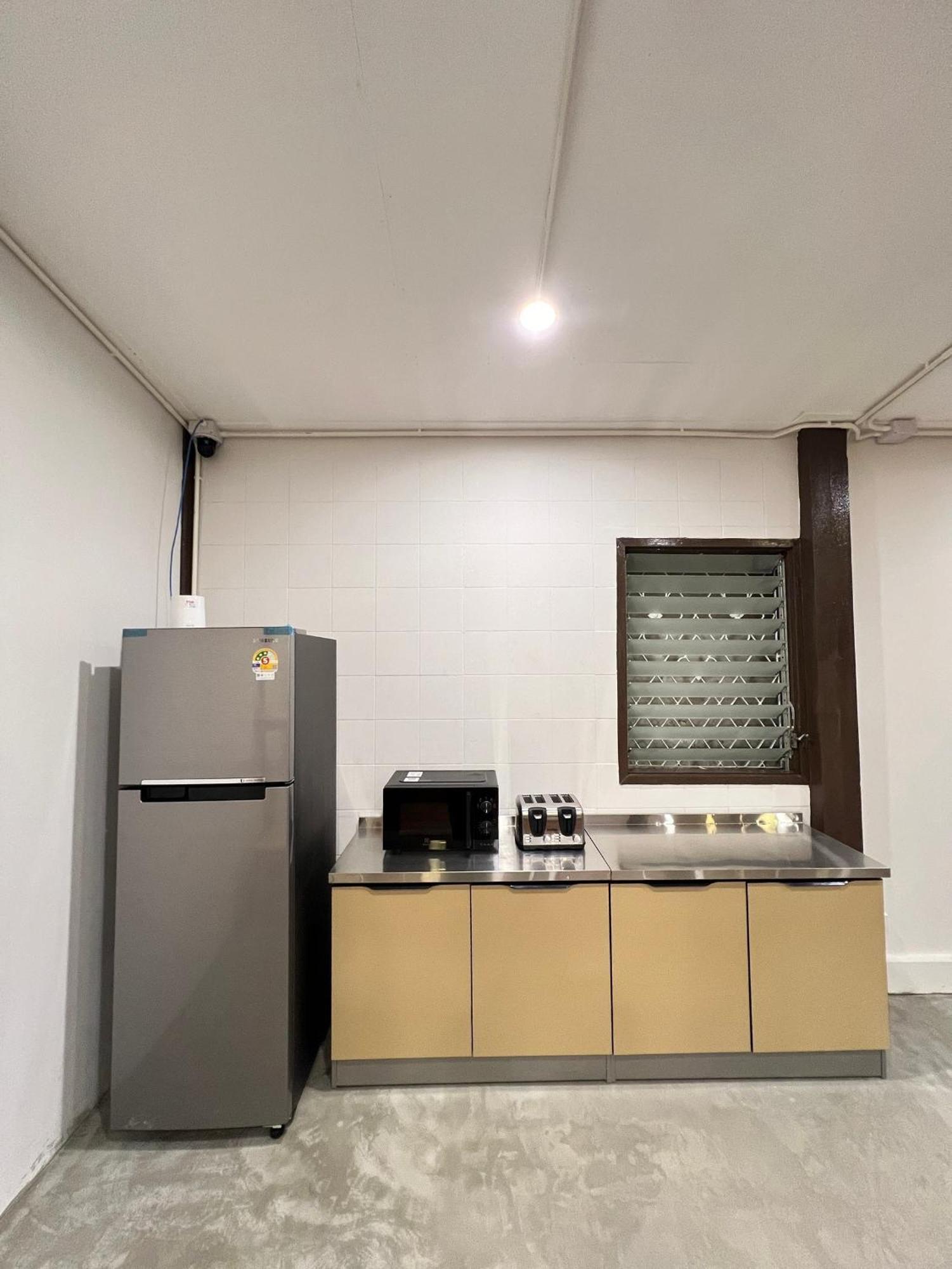 House Ju Vandrarhem Bangkok Exteriör bild